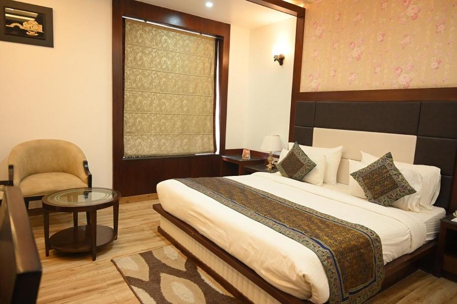 Square Inn Hotel,Varanasi Esterno foto