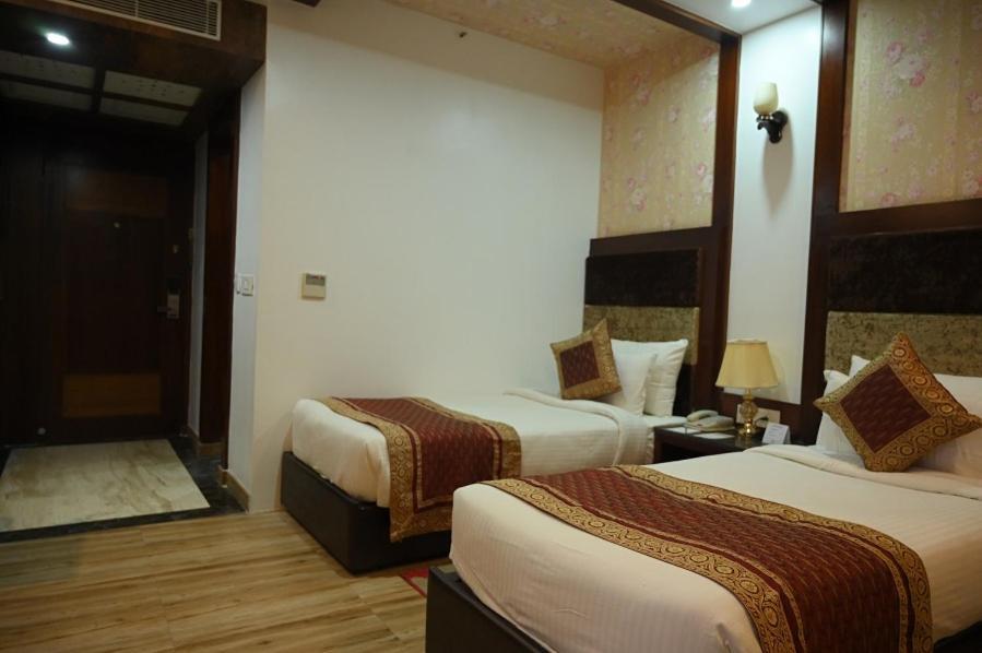 Square Inn Hotel,Varanasi Esterno foto