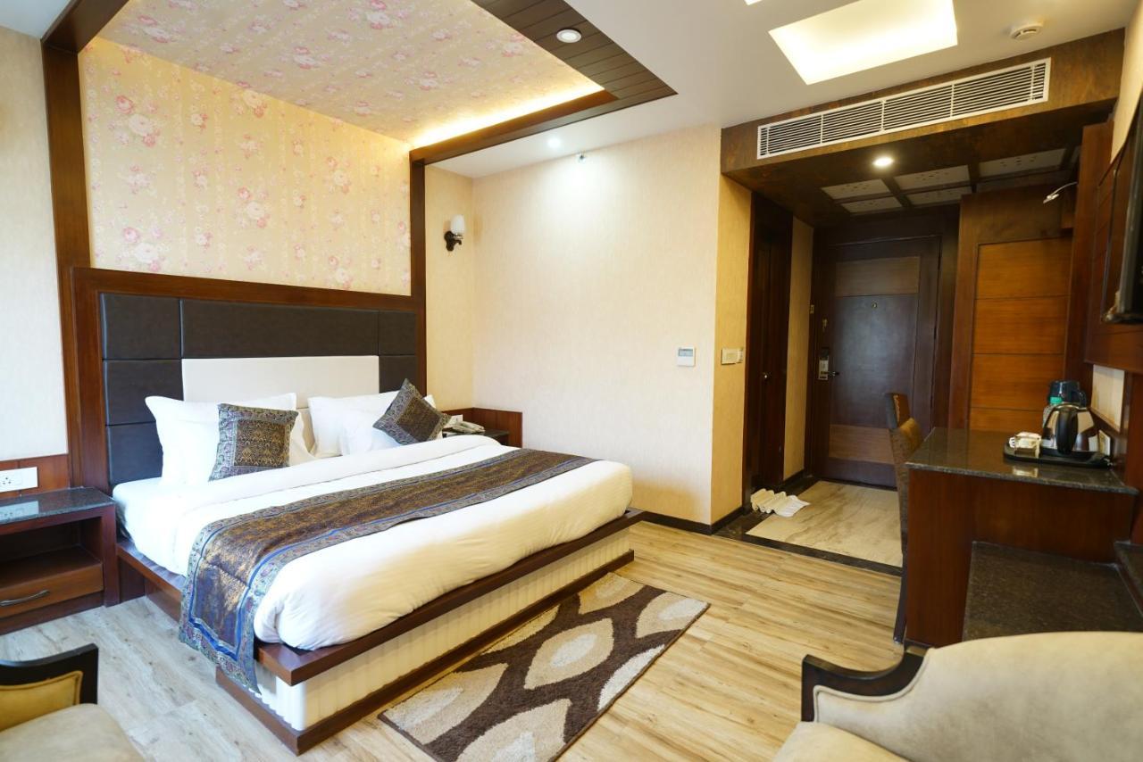 Square Inn Hotel,Varanasi Esterno foto