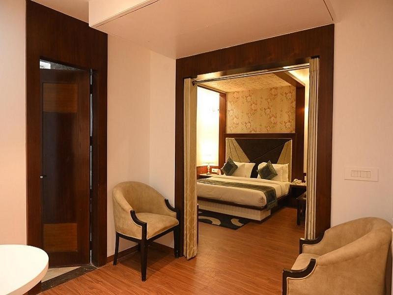 Square Inn Hotel,Varanasi Esterno foto