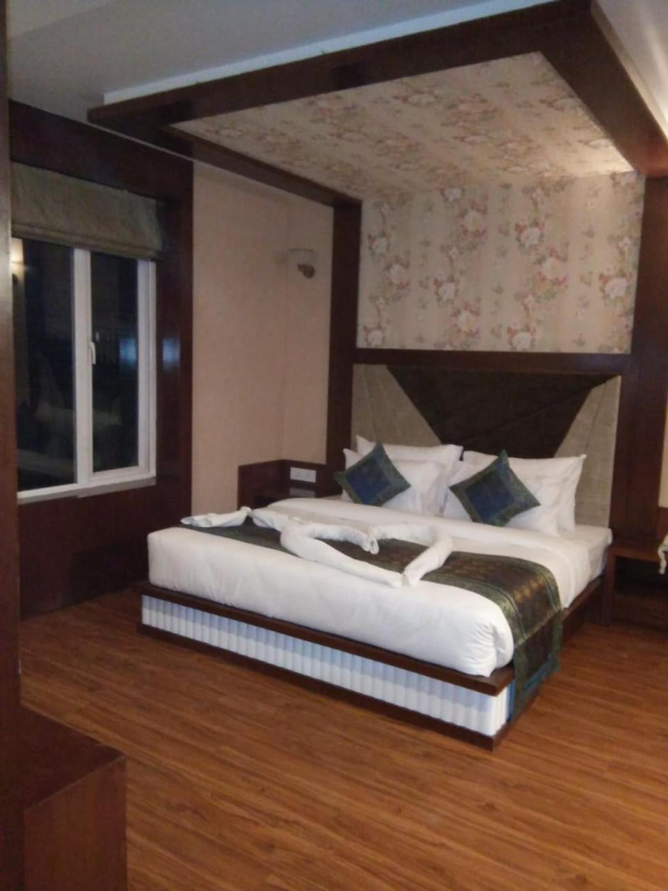 Square Inn Hotel,Varanasi Esterno foto