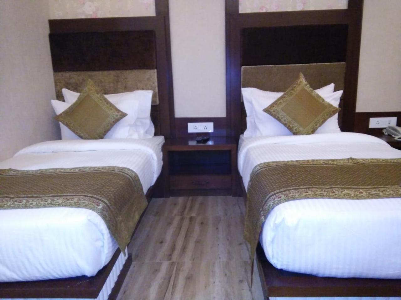 Square Inn Hotel,Varanasi Esterno foto