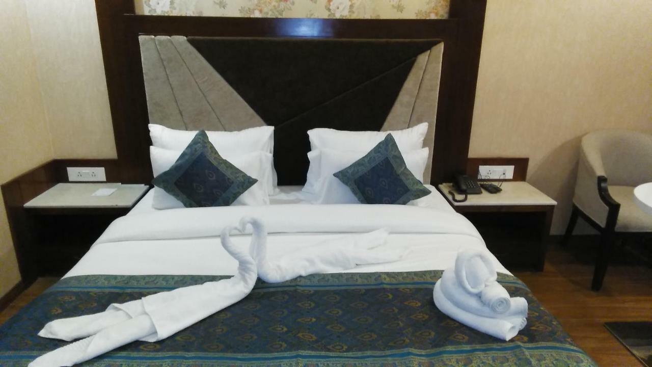 Square Inn Hotel,Varanasi Esterno foto