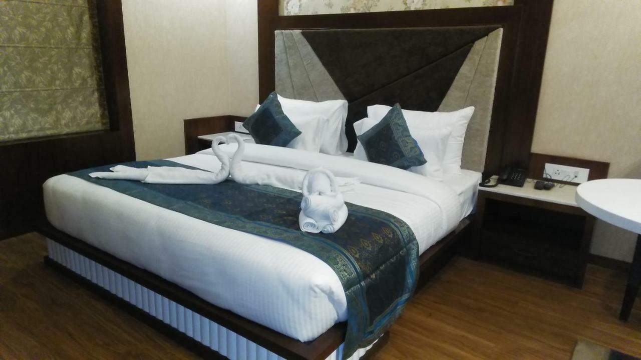 Square Inn Hotel,Varanasi Esterno foto
