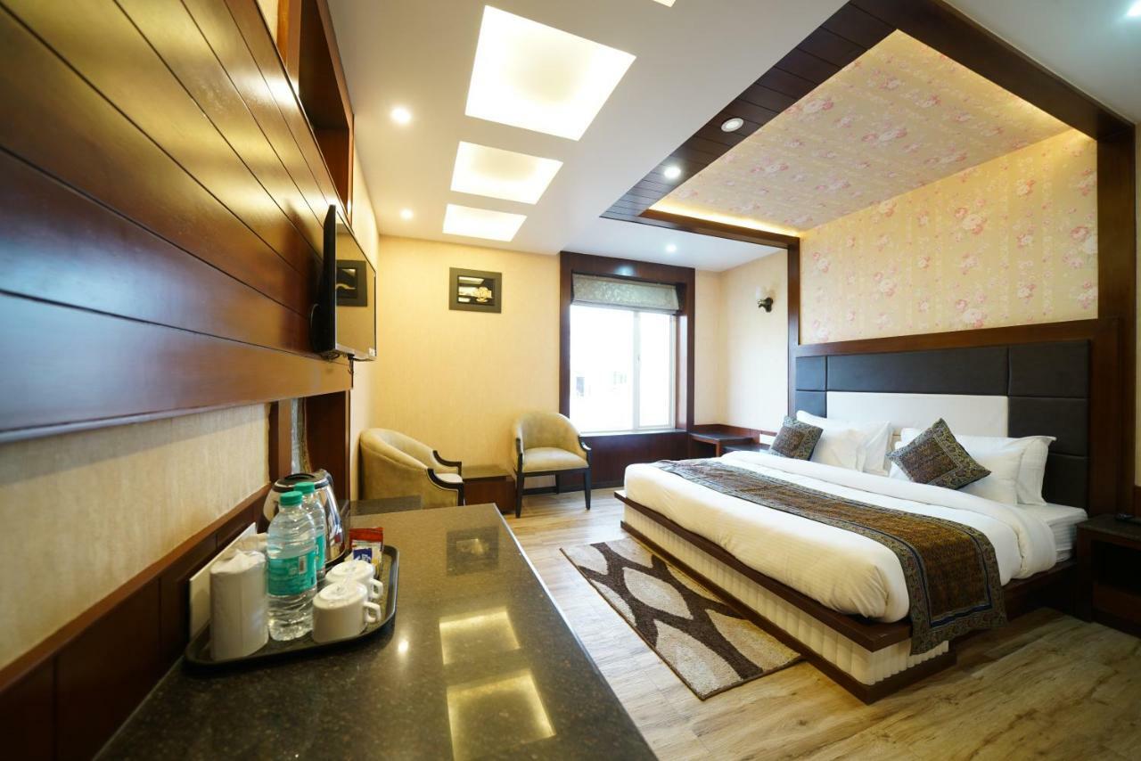Square Inn Hotel,Varanasi Esterno foto