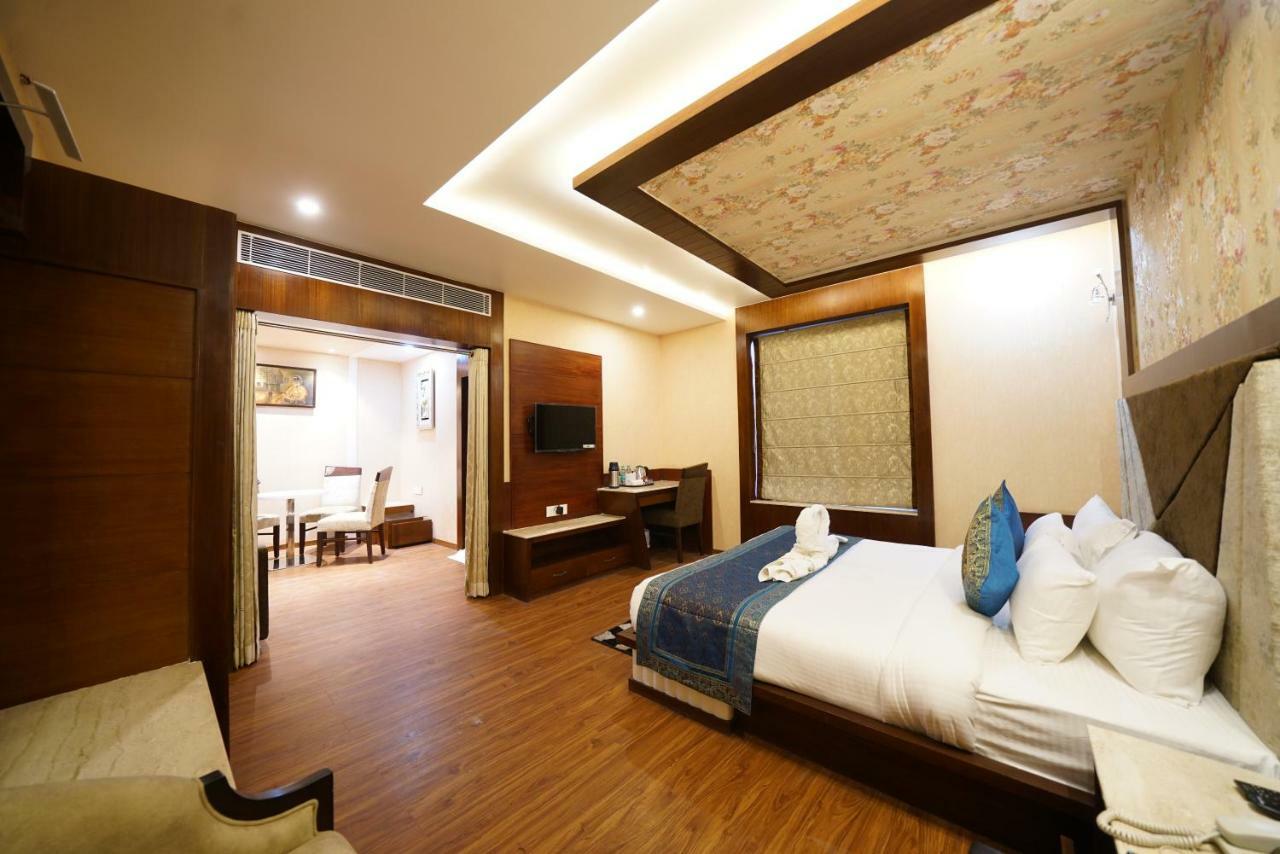 Square Inn Hotel,Varanasi Esterno foto